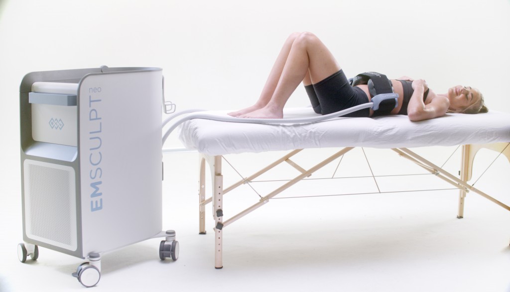 Emsculpt_Neo_PIC_Female-Lateral-Abdomen_1081_ENUS100
